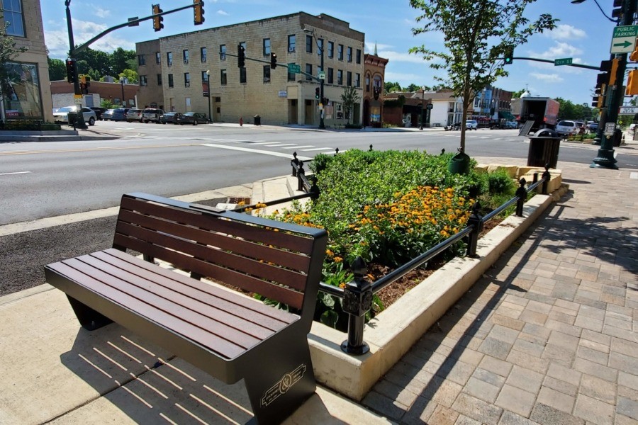 Manufacture of customized benches for the city of Lockport, IL-USA, to celebrate the sister city with Asiago (VI)- Italy