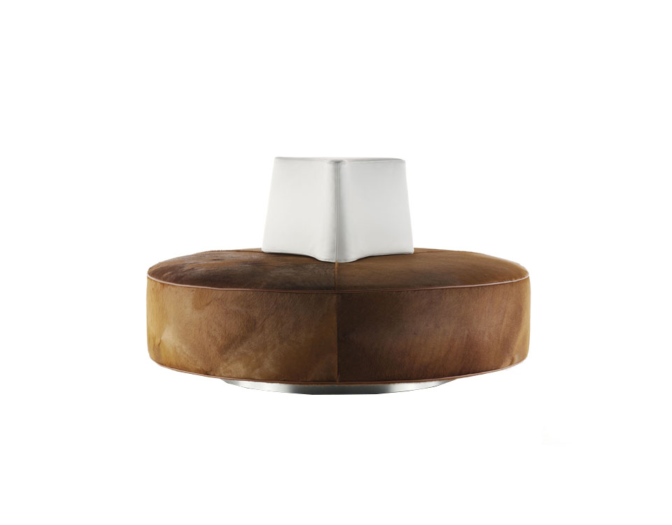 Round large pouf with a solid wooden structure by Altek Italia Design